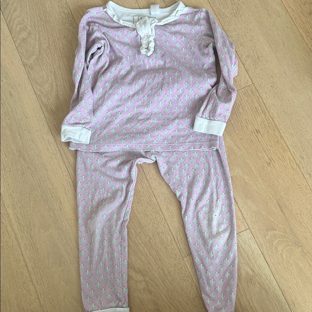 Girls' Pink Cactus Print Two-Piece Pajama Set with Ruffle Collar
